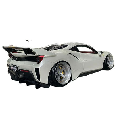 Coupe de la Ferrari 488pista en fibre de carbone Coupe de l'aile en fibre de carbone