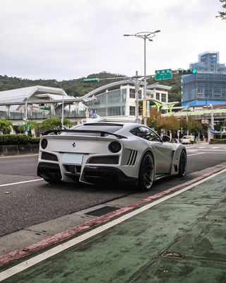 Ferrari F12 Carrosserie en fibre de carbone Kit F12 Novitec N-largo style avant et arrière arc de roue de pare-chocs F12 spoiler diffuseur de lèvre avant