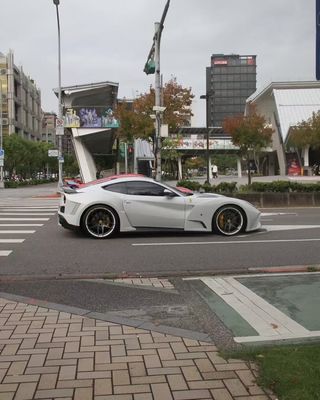 Ferrari F12 Carrosserie en fibre de carbone Kit F12 Novitec N-largo style avant et arrière arc de roue de pare-chocs F12 spoiler diffuseur de lèvre avant