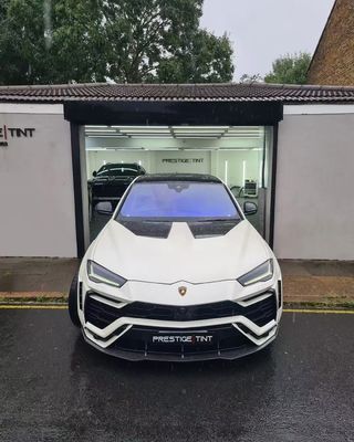 Lamborghini Urus Carrosserie en fibre de carbone Kit URUS 1016 style diffuseur de lèvre avant en fibre de carbone spoiler capot volet de roue