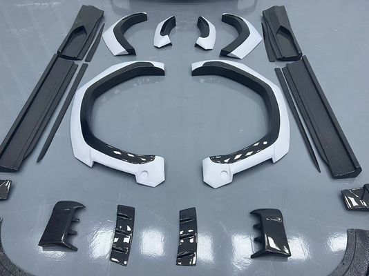 Lamborghini Urus Carrosserie en fibre de carbone Kit URUS 1016 style diffuseur de lèvre avant en fibre de carbone spoiler capot volet de roue