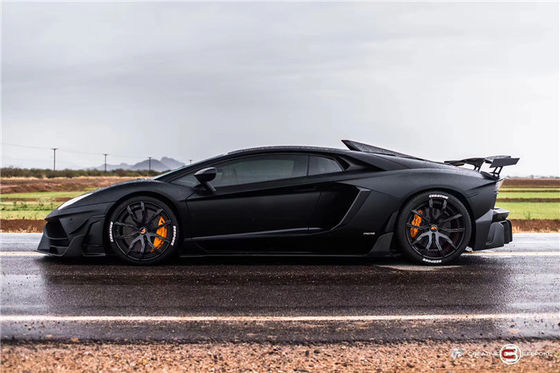 Pour Lamborghini LP700 Kit de carrosserie en fibres de carbone LP700 Modifié DMC Style Kit de carrosserie en fibres de carbone avant et arrière pare-chocs