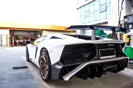 Pour Lamborghini Aventador LP700 Kit de carrosserie en fibre de carbone Aventador 740SV amélioré Spoilers de pare-chocs avant et arrière