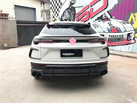 Pour Lamborghini URUS Kit de carrosserie en fibres de carbone Urus améliore le kit de carrosserie en fibres de carbone haut de gamme