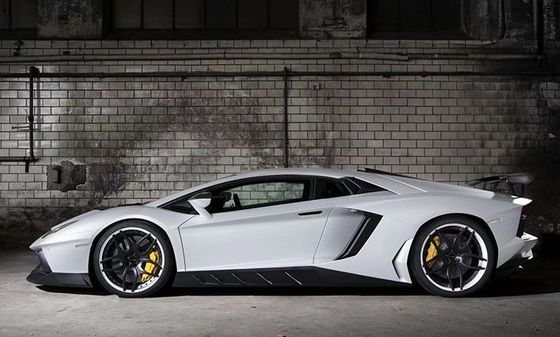 Pour Lamborghini LP700 LP750 Kit de carrosserie en fibres de carbone LP700 750 Nouveau kit de carrosserie à lame avant et à jupe latérale