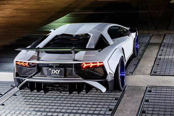 Pour Lamborghini Aventador LP700 Carrosserie en fibre de carbone LP700 Mise à niveau en style LB Jupe latérale Spoiler Arche de roue