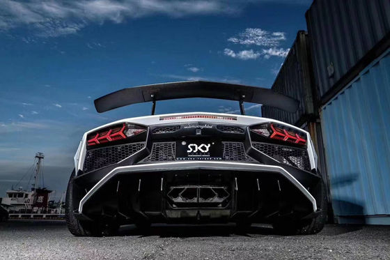 Pour Lamborghini Aventador LP700 Carrosserie en fibre de carbone LP700 Mise à niveau en style LB Jupe latérale Spoiler Arche de roue