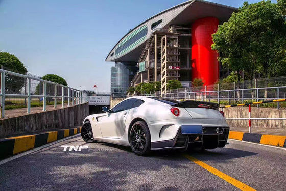 Pour la Ferrari 599 Body Kit 599 Modèle VORS amélioré Front et arrière pare-chocs Jupe côté Spoiler Carbone Fibre Body Kit