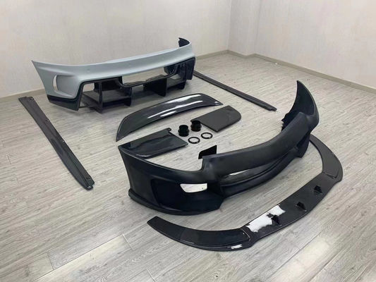 Pour la Ferrari 599 Body Kit 599 Modèle VORS amélioré Front et arrière pare-chocs Jupe côté Spoiler Carbone Fibre Body Kit