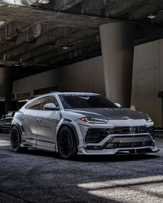 Kit de carrosserie en fibre de carbone pour Lamborghini URUS