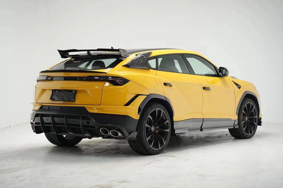 URUS Lamborghini Body Kit 2018-2019 Diffuseur de lèvres avant en fibre de carbone