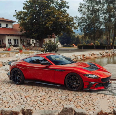 Pour la Ferrari Roma, le kit de carrosserie en fibre de carbone Roma améliore le style MSY
