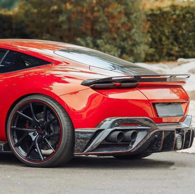 Pour la Ferrari Roma, le kit de carrosserie en fibre de carbone Roma améliore le style MSY
