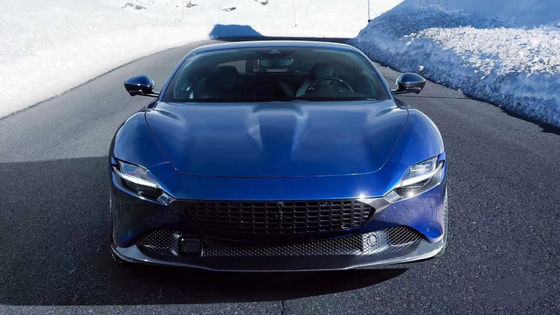 Pour la Ferrari Roma, le kit de carrosserie en fibre de carbone, le kit de carrosserie en fibre de carbone, le diffuseur de lèvres avant, le spoiler, la jupe latérale.