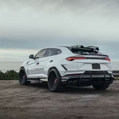 RT Kit de carrosserie en carbone pour le SUV URUS Lamborghini Kit de largeur de roue de diffuseur de lèvre avant