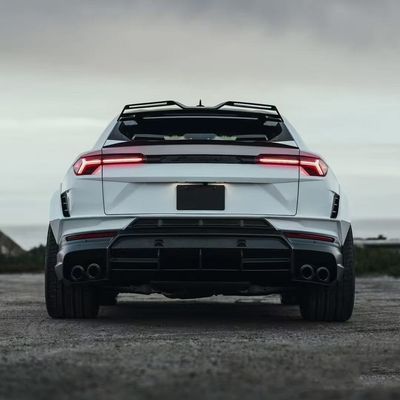 RT Kit de carrosserie en carbone pour le SUV URUS Lamborghini Kit de largeur de roue de diffuseur de lèvre avant