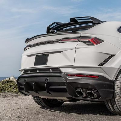 RT Kit de carrosserie en carbone pour le SUV URUS Lamborghini Kit de largeur de roue de diffuseur de lèvre avant