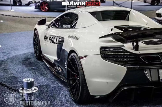 Vendez comme des gâteaux chauds pour McLaren MP4-12C 625C 650S Kit de carrosserie en fibre de carbone amélioré 675LT style jupe latérale diffuseur arrière