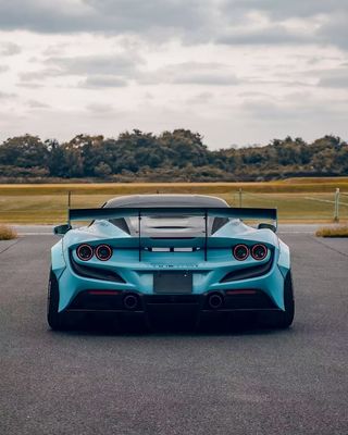 F8 Ferrari Auto Body Kit LB Style Spoiler en fibre de carbone bleue large de la lèvre