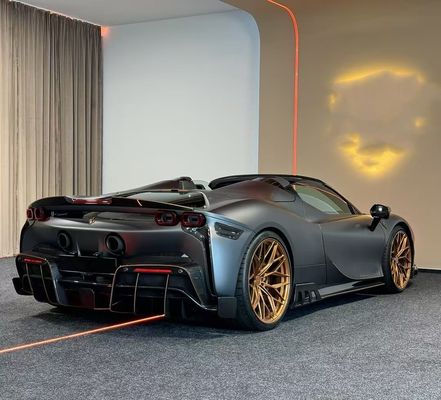 Ferrari SF90 Corps en fibre de carbone SF90 KY PP Diffuseur en plastique Spoiler Côté jupe Corps Kit