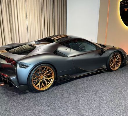 Ferrari SF90 Corps en fibre de carbone SF90 KY PP Diffuseur en plastique Spoiler Côté jupe Corps Kit