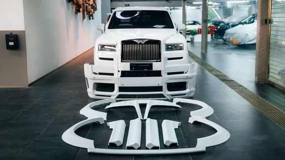 Black Cullinan Rolls Royce Body Kit NT style avant et arrière pare-chocs large
