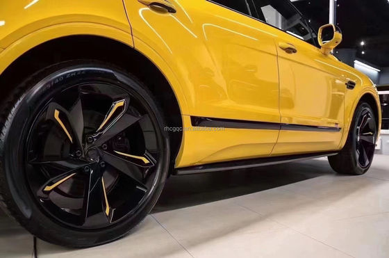 Pour le Bentley Bentayga, le kit de carrosserie en fibre de carbone Bentayga améliore le diffuseur de lèvres frontale en fibre de carbone de style W12
