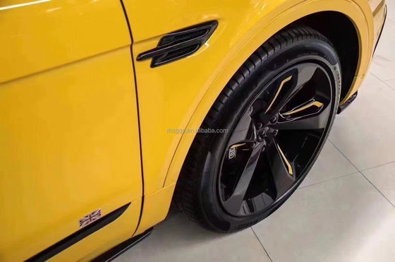 Pour le Bentley Bentayga, le kit de carrosserie en fibre de carbone Bentayga améliore le diffuseur de lèvres frontale en fibre de carbone de style W12