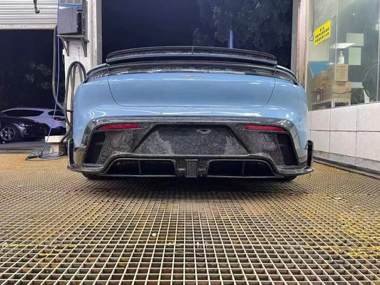Pièces automobiles pour Porsche Taycan Kit de carrosserie en fibres de carbone Taycan améliore le style MSY Kit de carrosserie de la pelle avant diffuseur spoiler
