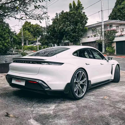 Pour Porsche Taycan Kit de carrosserie en fibres de carbone Taycan Upgrade Tech Style Carrosserie en fibres de carbone à l'avant du diffuseur de lèvres Spoiler côté jupe