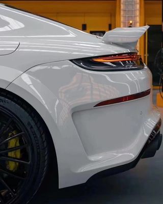 Pièces automobiles pour Porsche Palamela 971 Spoiler Le Palamela 971 a été mis à niveau avec un Spoiler en fibre de carbone de style Techart