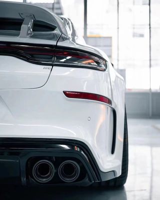 Pièces automobiles pour Porsche Palamela 971 Spoiler Le Palamela 971 a été mis à niveau avec un Spoiler en fibre de carbone de style Techart
