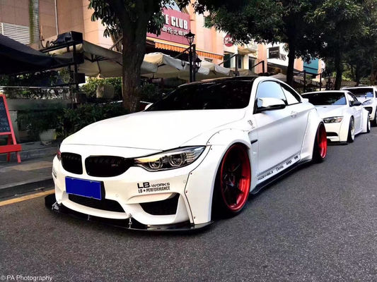 Kit de carrosserie large LB pour BMW M4 F82 Kit de carrosserie large M4 F82 Modélisé LB Style Diffuseur de lèvre avant Spoiler Carrosserie en fibre de carbone