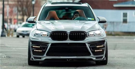 Pour la BMW X5 X5M, le kit de large carrosserie X5 X5M est équipé d'un kit de large carrosserie en fibre de carbone avant et arrière.