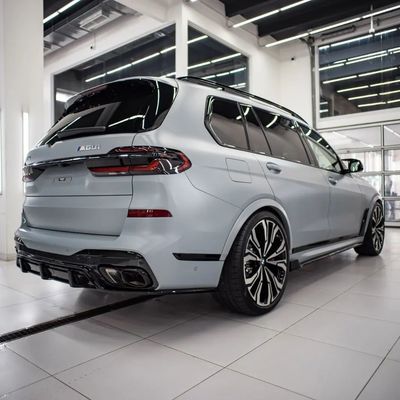 Pour BMW X7 Kit de carrosserie en fibre de carbone X7 Kit de carrosserie en fibre de carbone Diffuseur de lèvre avant Spoiler Hood