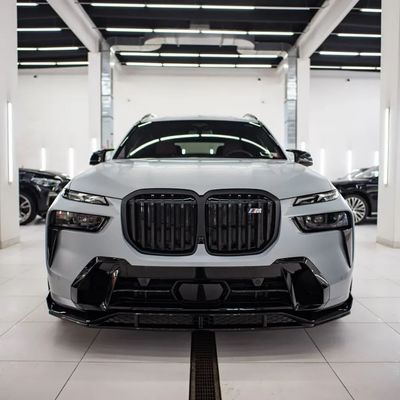 Pour BMW X7 Kit de carrosserie en fibre de carbone X7 Kit de carrosserie en fibre de carbone Diffuseur de lèvre avant Spoiler Hood