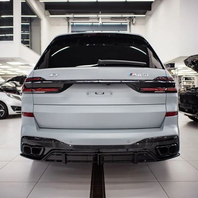 Pour BMW X7 Kit de carrosserie en fibre de carbone X7 Kit de carrosserie en fibre de carbone Diffuseur de lèvre avant Spoiler Hood