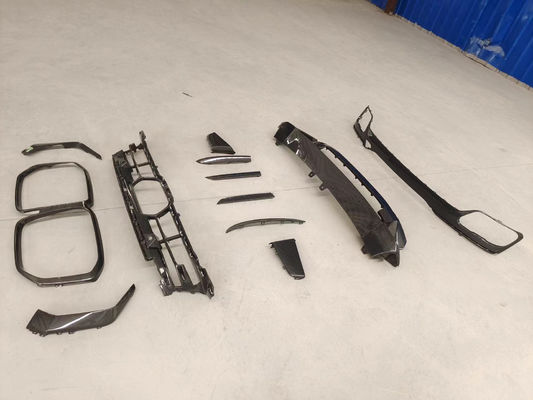 Pour BMW X7 Kit de carrosserie en fibre de carbone X7 OEM Style Diffuseur de lèvres avant en fibre de carbone