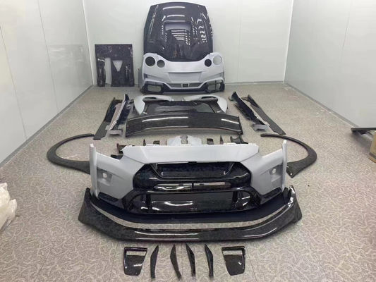 Pour le kit de carrosserie Nissan GTR, le GTR R35 améliore le kit de carrosserie en fibre de carbone de type VARIS