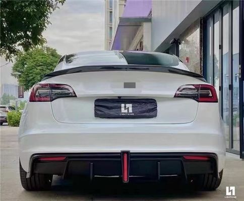 Je vends le kit de mise à niveau de la carrosserie du modèle 3 pour la Tesla modèle 3 avec des spoilers de pare-chocs avant et arrière de type robot