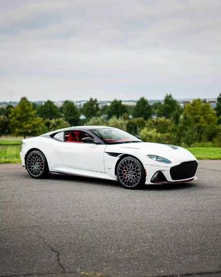 DBS Aston Martin Body Kit Blanc 770 Style Spoiler avant dans le diffuseur de lèvres de voiture